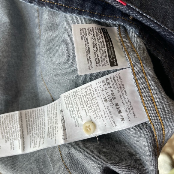 Levi’s Red Tab Womens Denim Shirt sz S - Picture 7 of 7